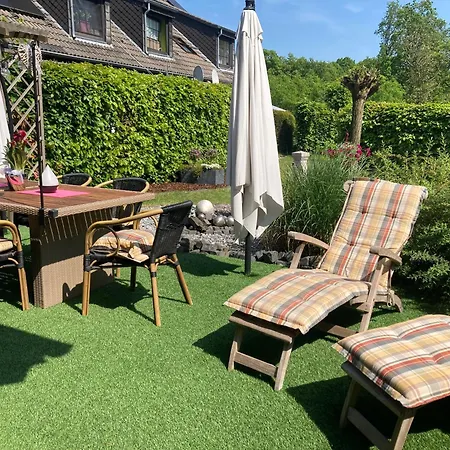 Auf Dem Eltenberg Lägenhet